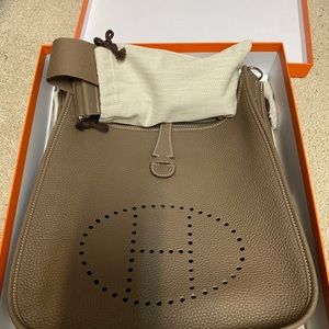 Hermès Evelyn III etoupe pm NWT